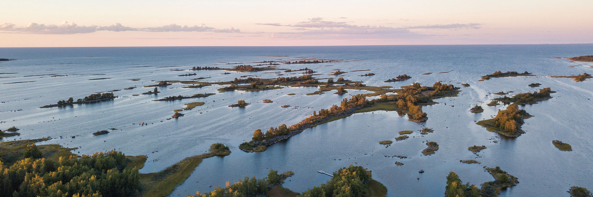 Photographer: Hendrik Morkel
Agency: Unsplash Kvarken Archipelago Unesco World Heritage Site Memorial, Svedjehamn, Finland.