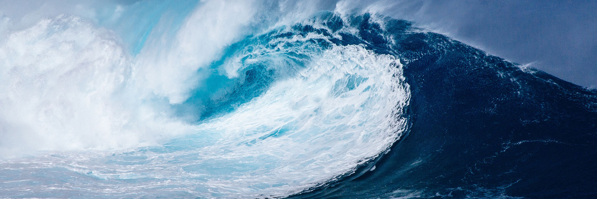 Photographer: Schäferle
Agency: Pixabay A high wave in the sea.