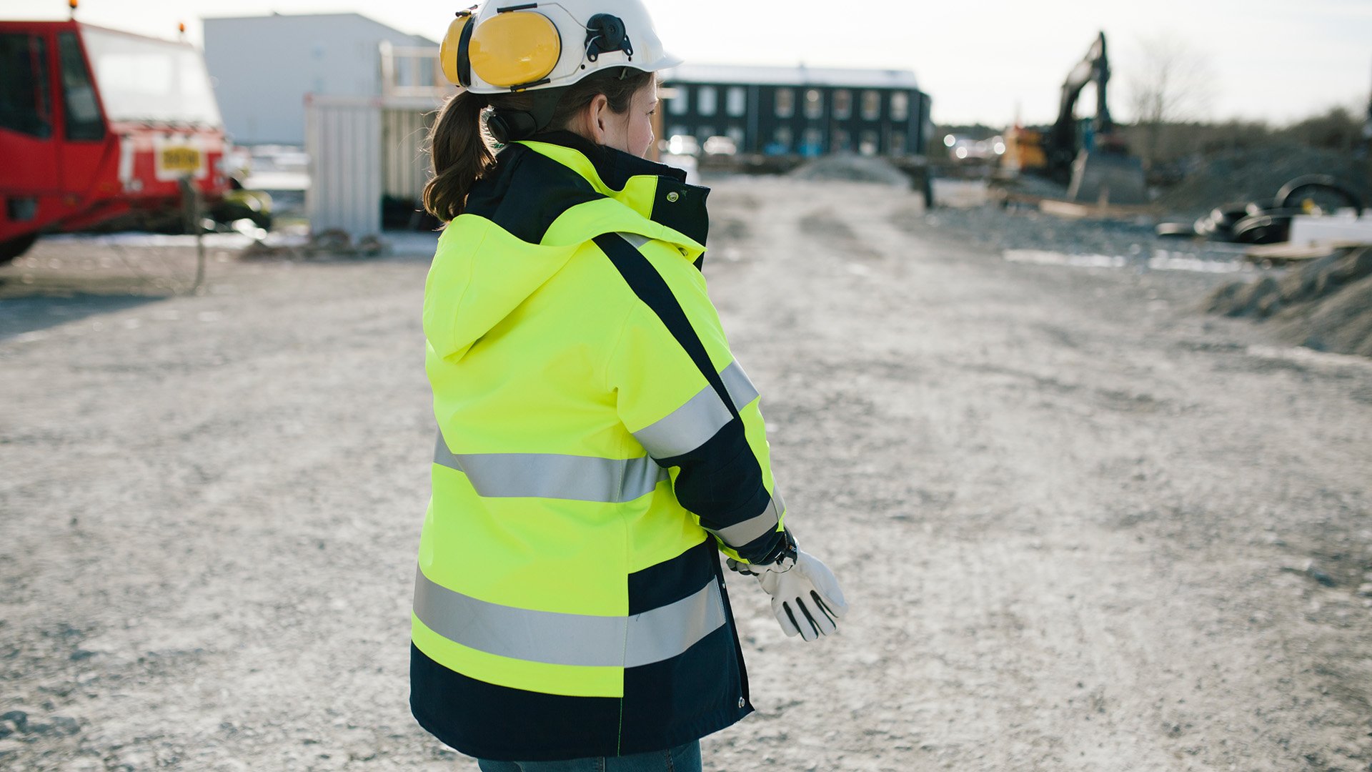 Fotograf: Linnea Ronström
Bildbyrå: Johnér Inspektör inventerar ett förorenat område