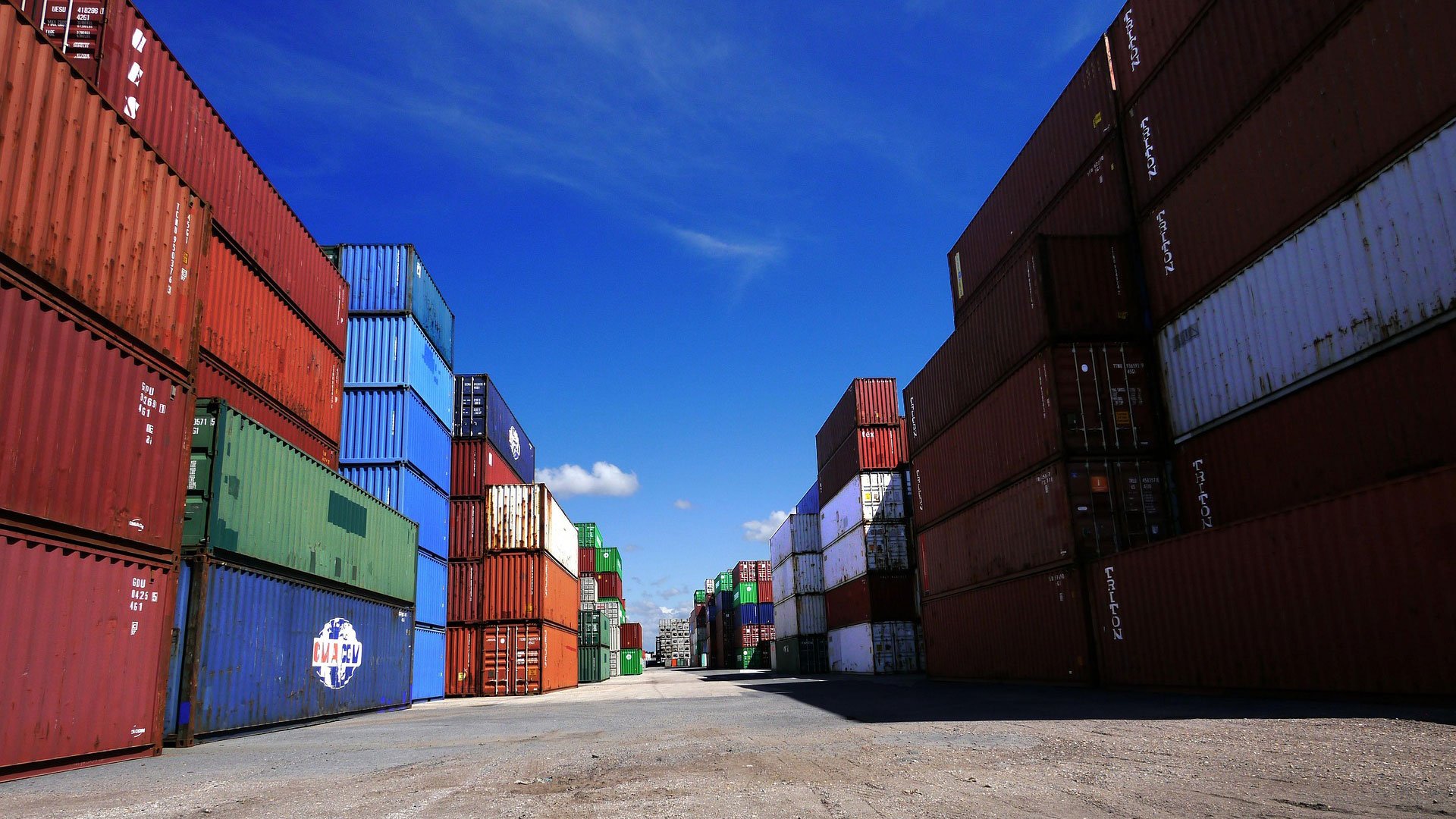 Fotograf: Trackmetal
Bildbyrå: Pixabay Lastcontainrar i hamnområde