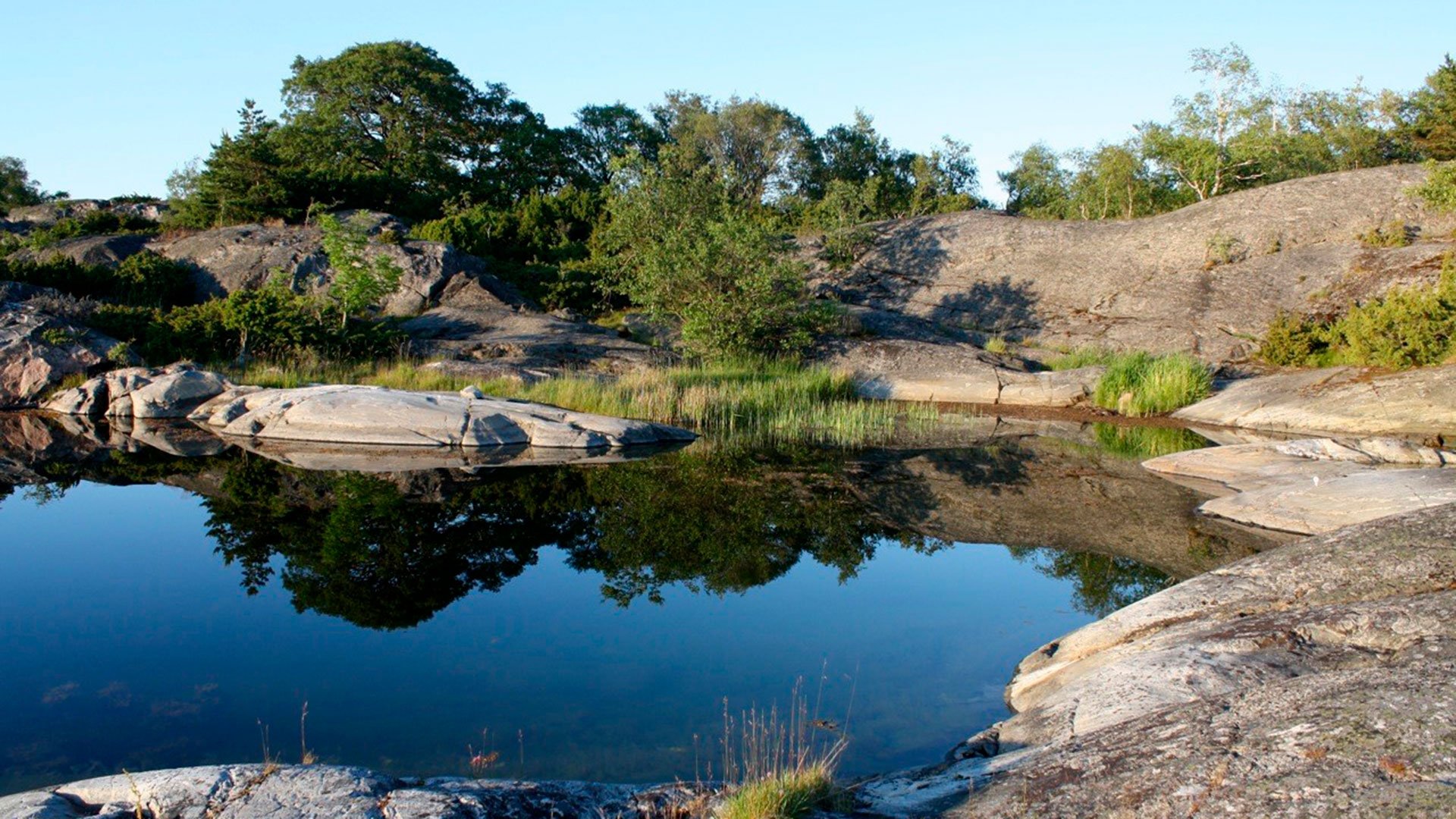 Grund havsvik Nämndöskärgården