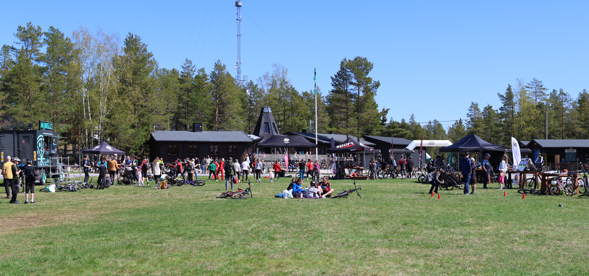 Fotograf: Mari R. Nordstrand Människor och aktiviteter på Friluftscentrum på Södra Berget i Sundsvall i samband med eventet Vårfest.