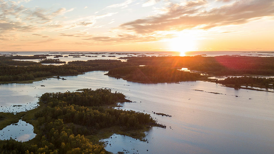 Solnedgång över Kvarkens skärgård