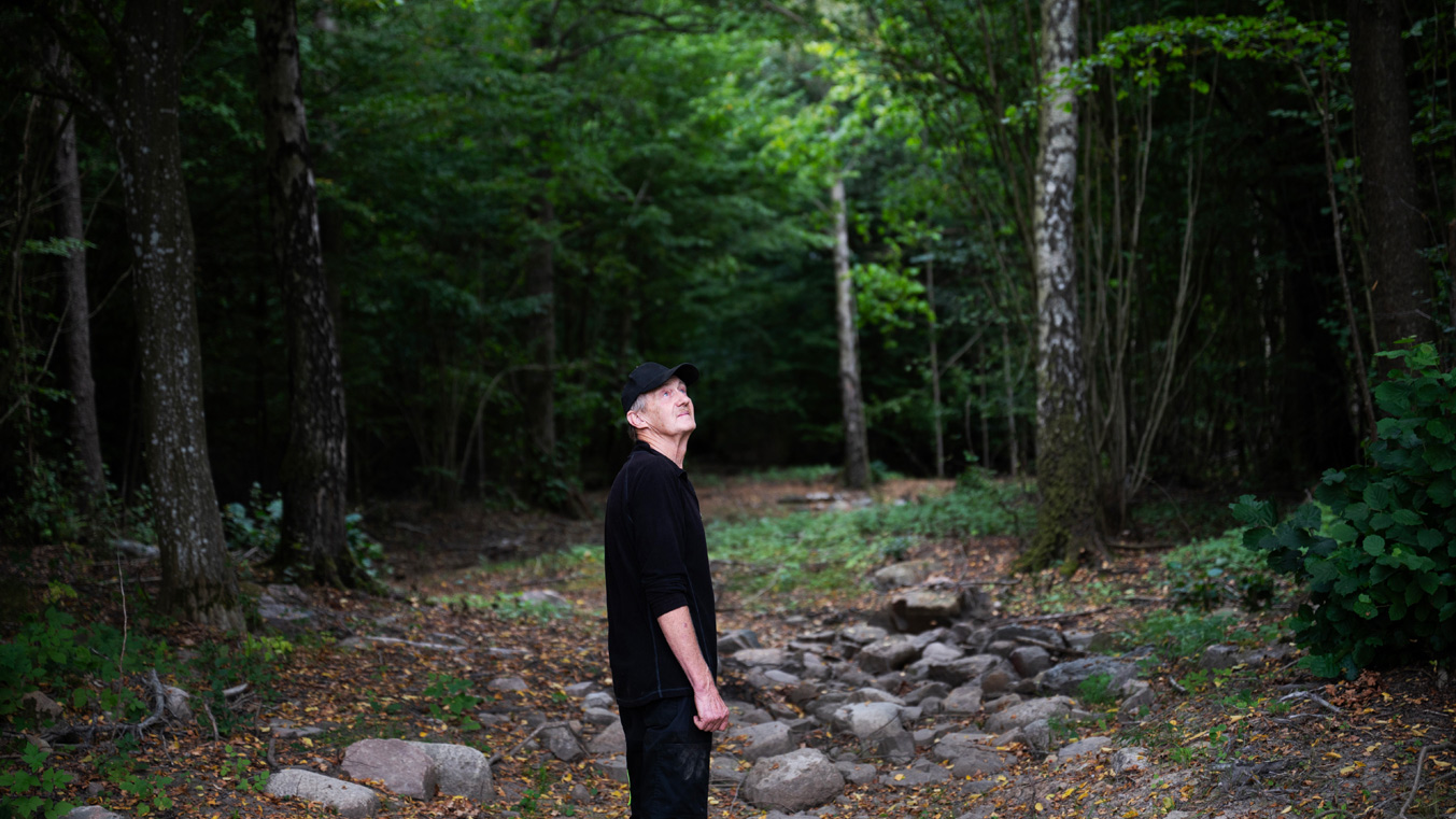 Fotograf: Lina Alriksson Man i skog